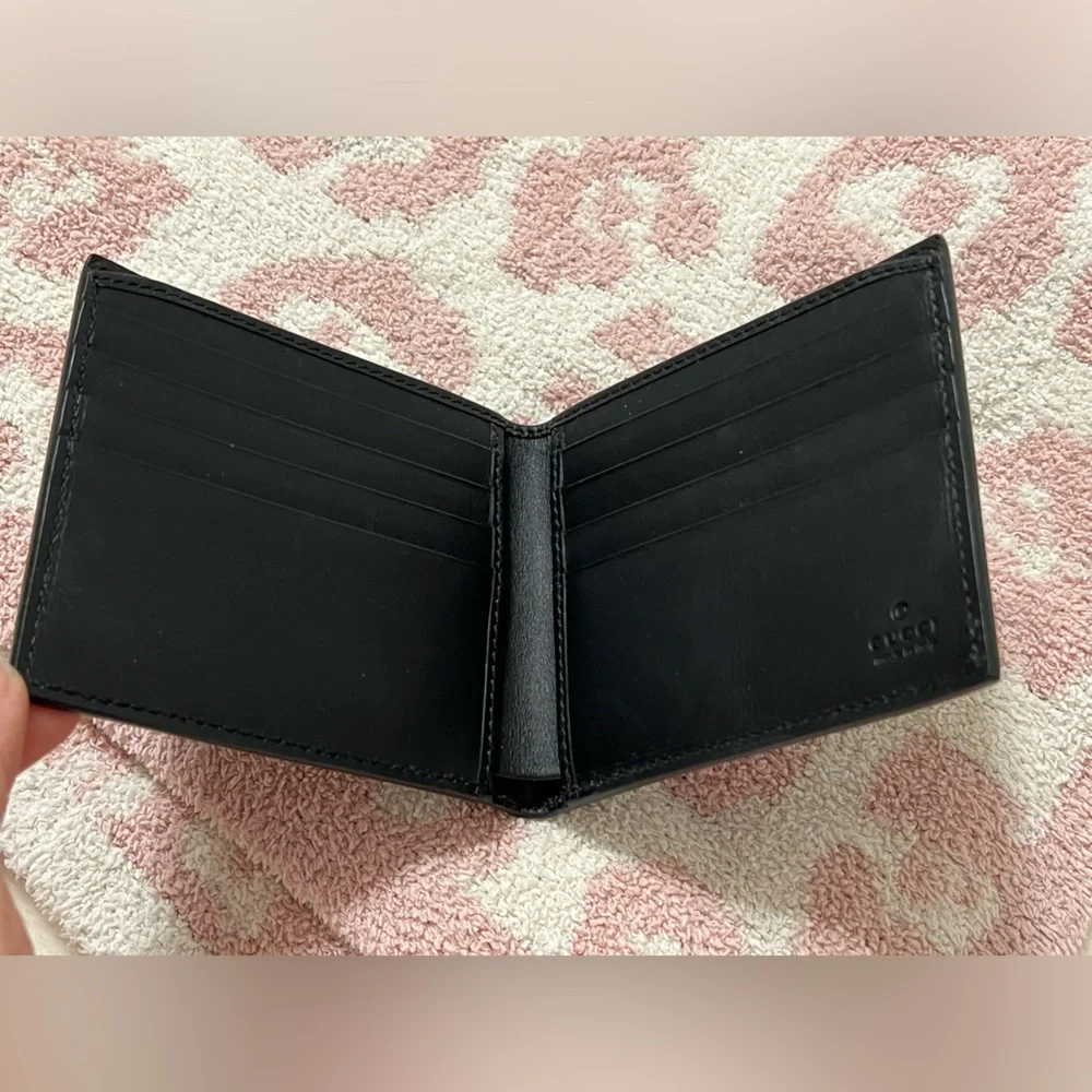 Gucci Black and Beige Men's Wallet - Picture 12 of 15